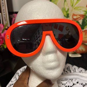 orange sunglasses